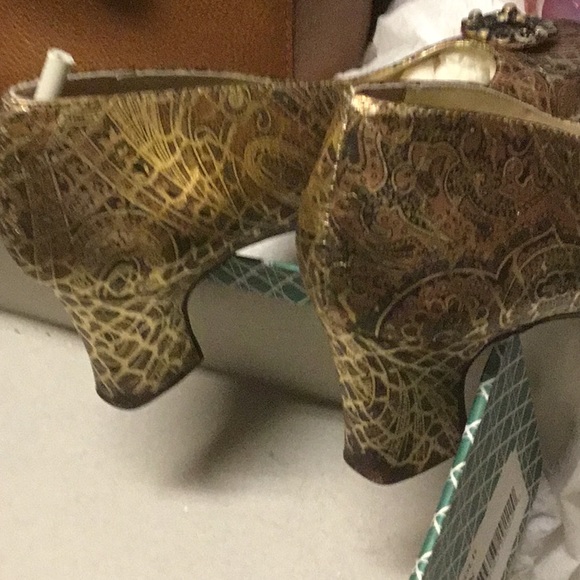 2” heels need replacing in this excellent to like new bundle. Air brush rest and - Picture 3 of 5